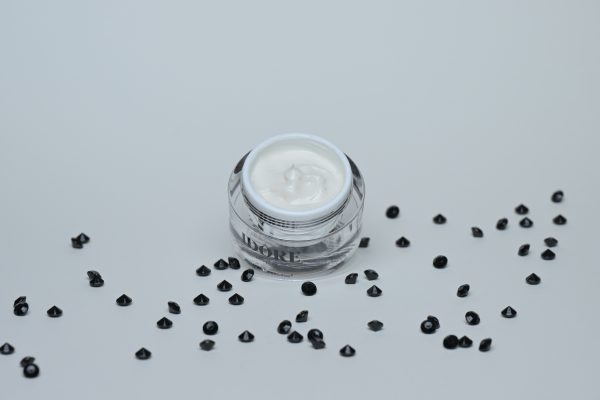 idore.skincare diamant peeling closeup top offen